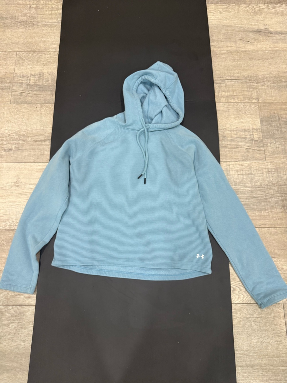 Under Armour Men’s Light Blue Crewneck Hooded Sweater